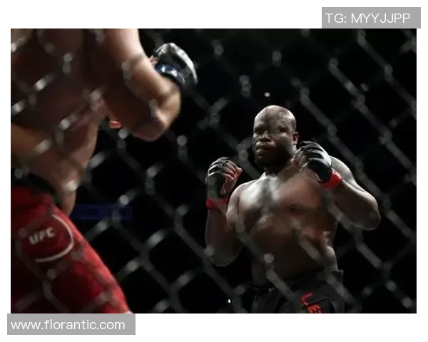 刘易斯与米欧奇巅峰对决UFC赛场再掀热潮引发拳迷热议 刘易斯与米欧奇巅峰对决UFC赛场再掀热潮引发拳迷热议