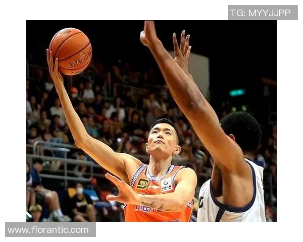 陈林坚:从青涩球员到篮球场上的闪耀明星之路 陈林坚:从青涩球员到篮球场上的闪耀明星之路