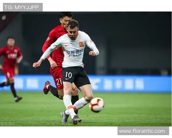 恒大与上港激战正酣CCTV全程直播精彩瞬间回顾与分析