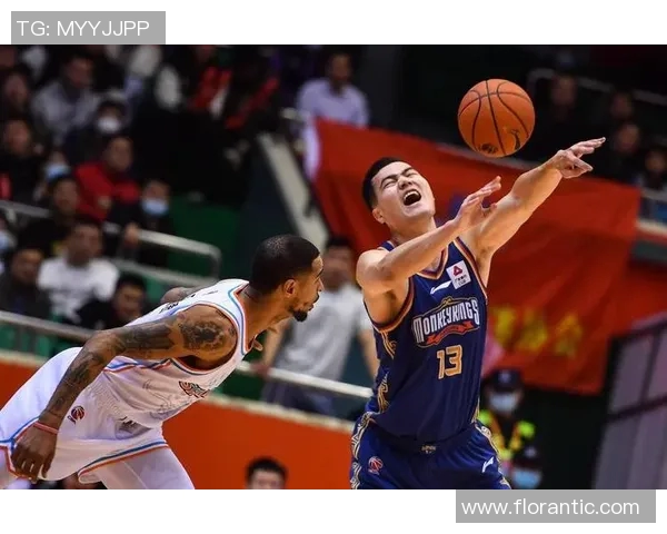 2018年CBA山东队与吉林队激战回顾精彩瞬间与关键时刻分析